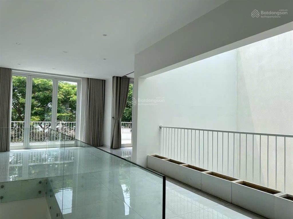 Hạ 1 tỷ bán gấp biệt thự 3 tầng view sông hải châu mt đường 10m5 thăng long  vị trí cực đẹp