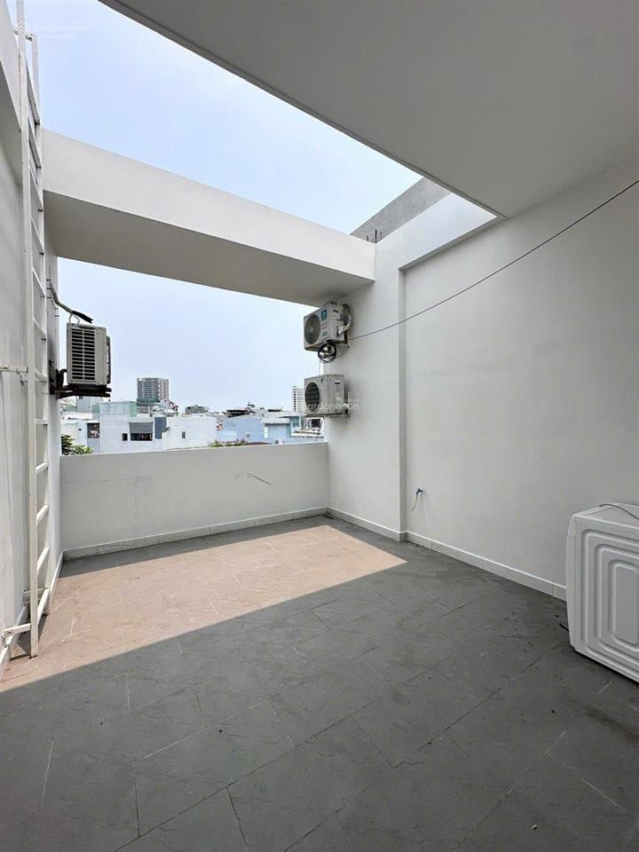 Hạ 1 tỷ bán gấp biệt thự 3 tầng view sông hải châu mt đường 10m5 thăng long  vị trí cực đẹp