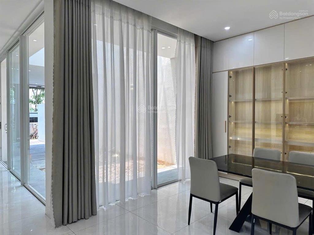 Hạ 1 tỷ bán gấp biệt thự 3 tầng view sông hải châu mt đường 10m5 thăng long  vị trí cực đẹp