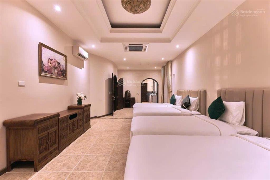 Villa phố tây an thượng dt khủng 871m ngang 19m 3 tầng cổ điểndòng tiền 300tr/1 tháng