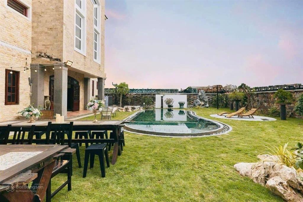 Villa phố tây an thượng dt khủng 871m ngang 19m 3 tầng cổ điểndòng tiền 300tr/1 tháng