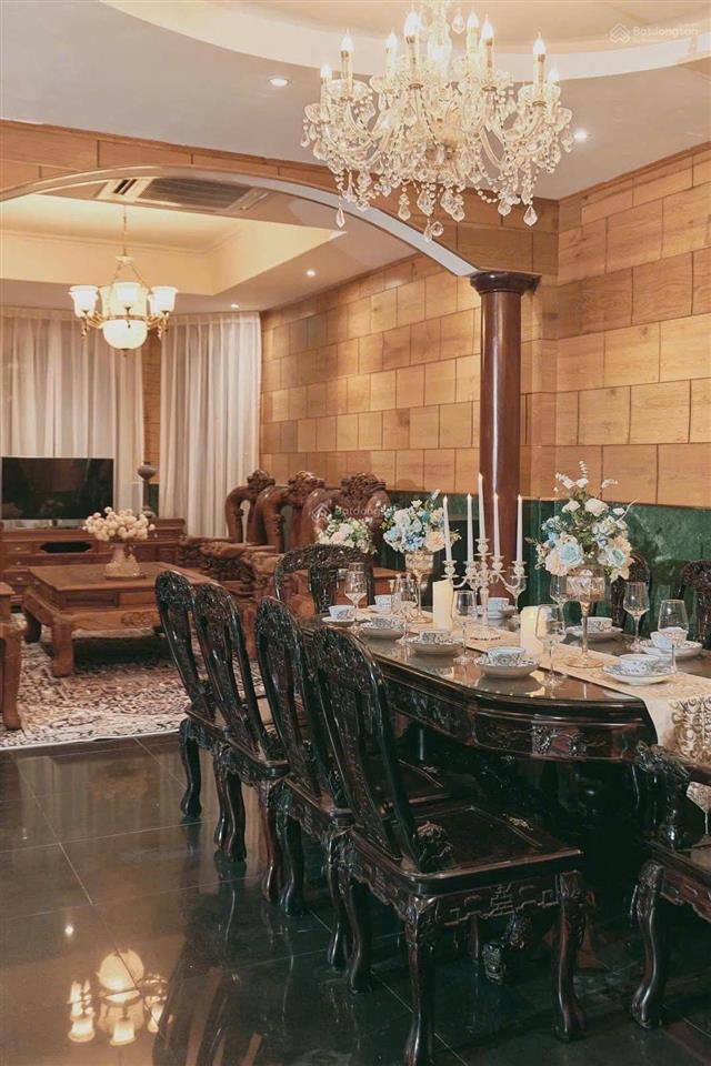 Villa phố tây an thượng dt khủng 871m ngang 19m 3 tầng cổ điểndòng tiền 300tr/1 tháng