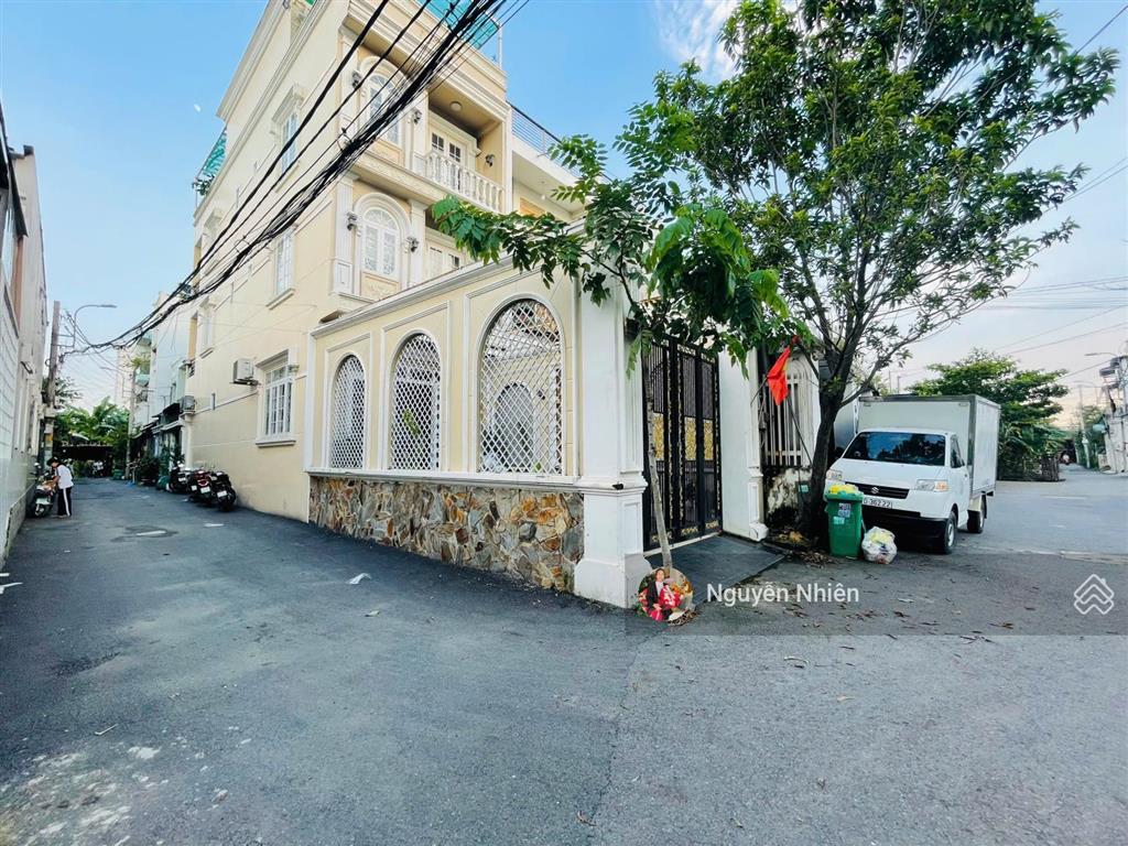 Nhỉnh 6 tỷ góc 2mt  ngay chợ hiệp phú  119m2  1t1l 3pn3wc sân đậu oto