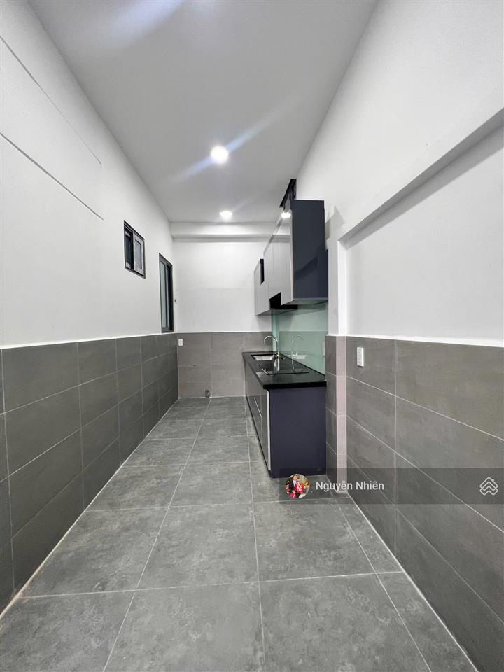 Nhỉnh 6 tỷ góc 2mt  ngay chợ hiệp phú  119m2  1t1l 3pn3wc sân đậu oto