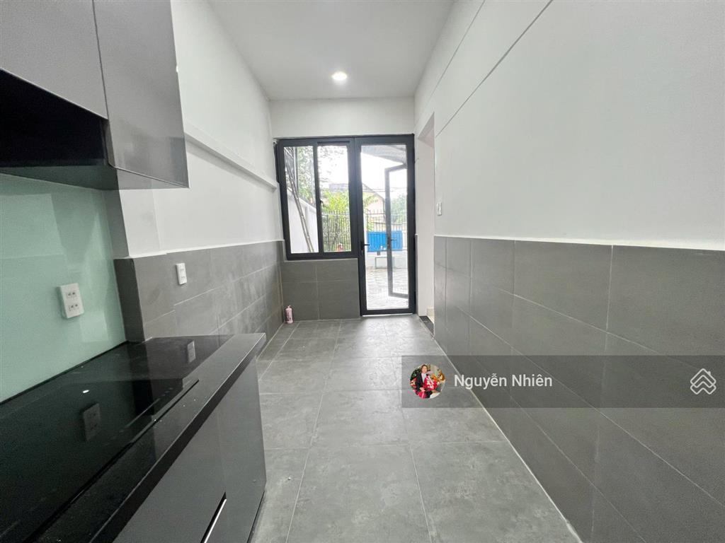 Nhỉnh 6 tỷ góc 2mt  ngay chợ hiệp phú  119m2  1t1l 3pn3wc sân đậu oto