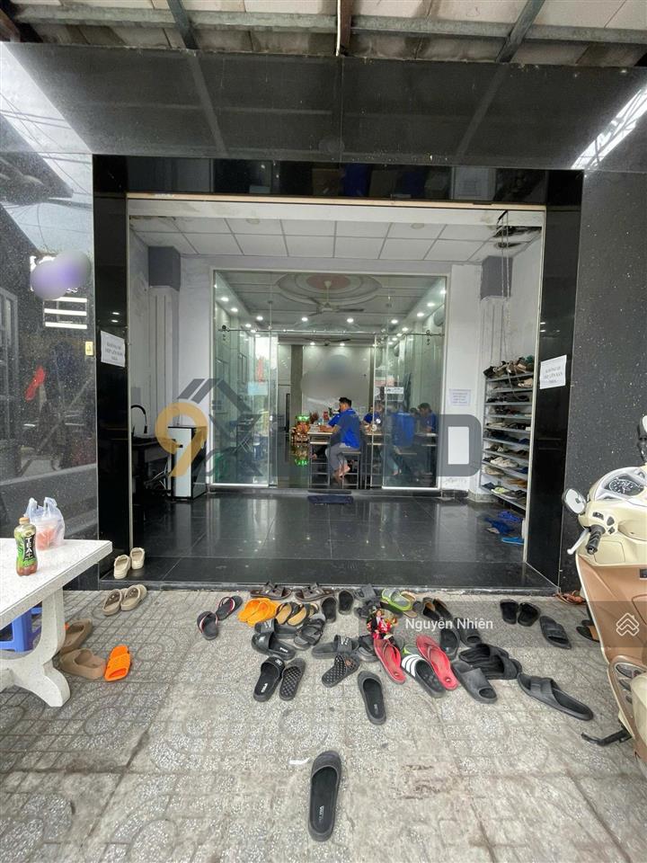 Giảm mạnh 2 tỷ. bán nhà mặt tiền xây kiên cố 5 tầng ngay chợ linh trung 90m2