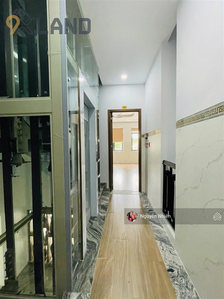 Siêu phẩm chdv cao cấp  5 tầng  hiện đại  có thang máy  ngang 5.5m  ngay trường đại học