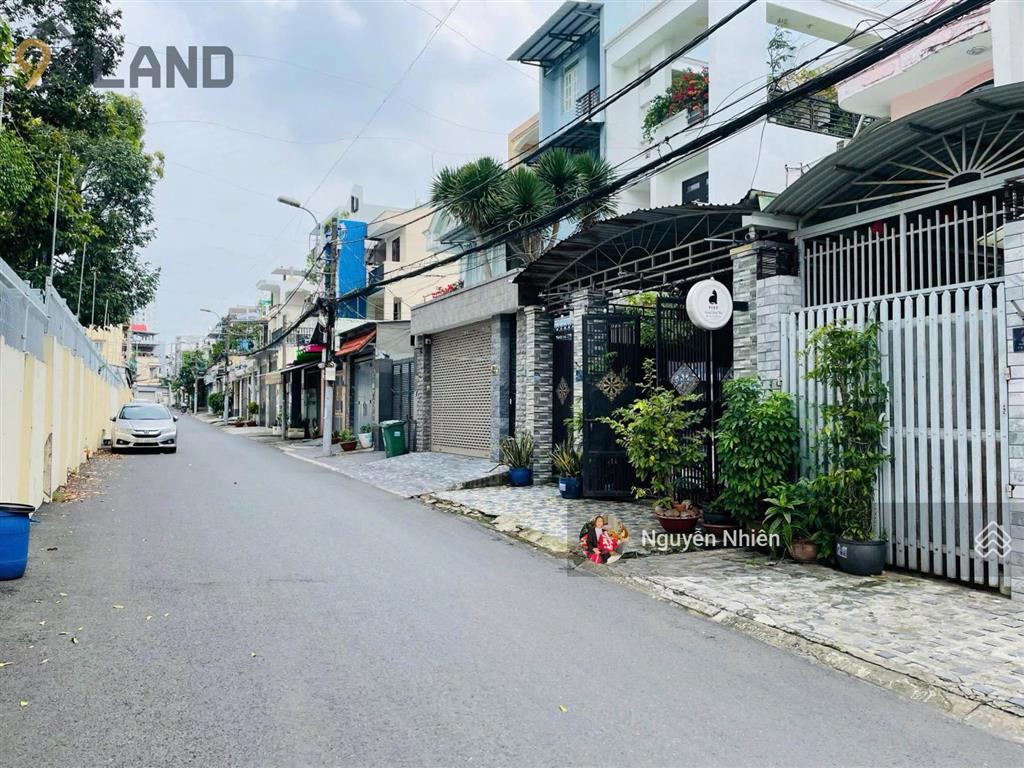 Siêu phẩm chdv cao cấp  5 tầng  hiện đại  có thang máy  ngang 5.5m  ngay trường đại học