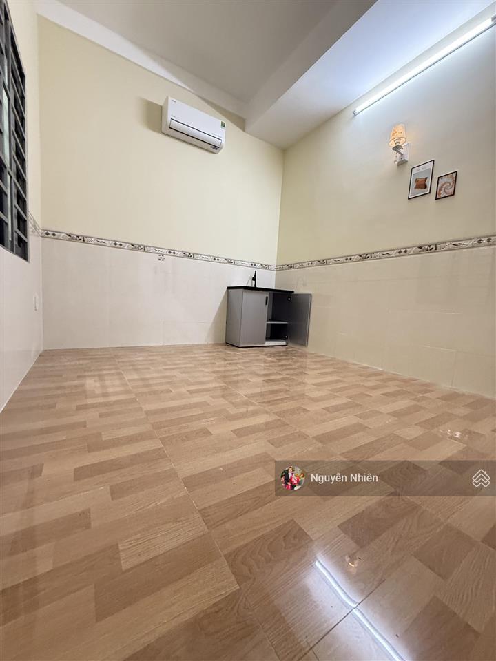 Căn hộ đầy đủ nội thất, phòng mới sạch sẽ, an ninh. ra vào tự do ngay cầu vượt linh xuân