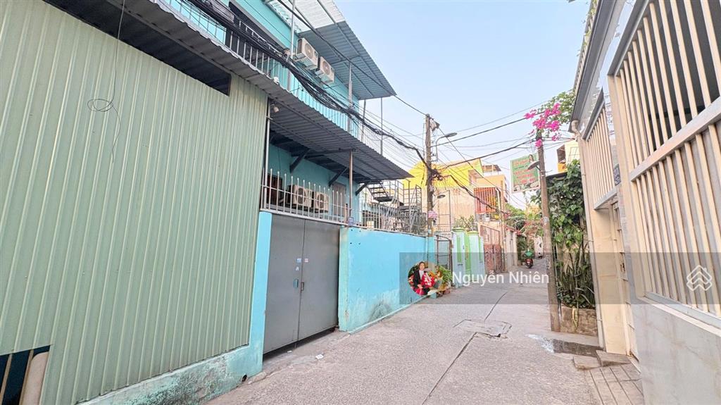 6.5 tỷ  thu nhập 30 tr dãy trọ 12 phòng 2 tầng  hxh  87.1m2 (9.3*9.3m)  ngay phạm văn đồng