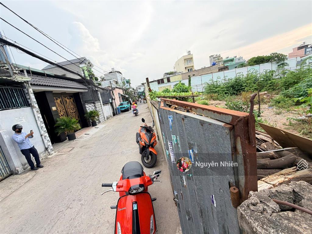 44,06 triệu/m2  hiếm có khuôn đất 2156m² (44x49m) ngay trung tâm thủ đức còn sót lại