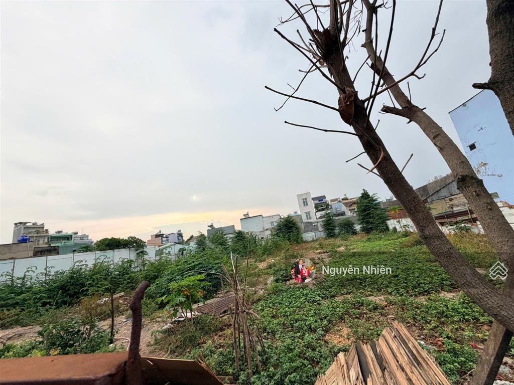 44,06 triệu/m2  hiếm có khuôn đất 2156m² (44x49m) ngay trung tâm thủ đức còn sót lại