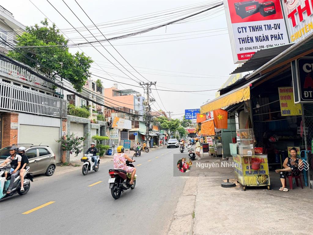 44,06 triệu/m2  hiếm có khuôn đất 2156m² (44x49m) ngay trung tâm thủ đức còn sót lại