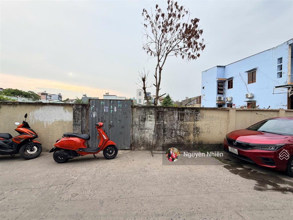 44,06 triệu/m2  hiếm có khuôn đất 2156m² (44x49m) ngay trung tâm thủ đức còn sót lại