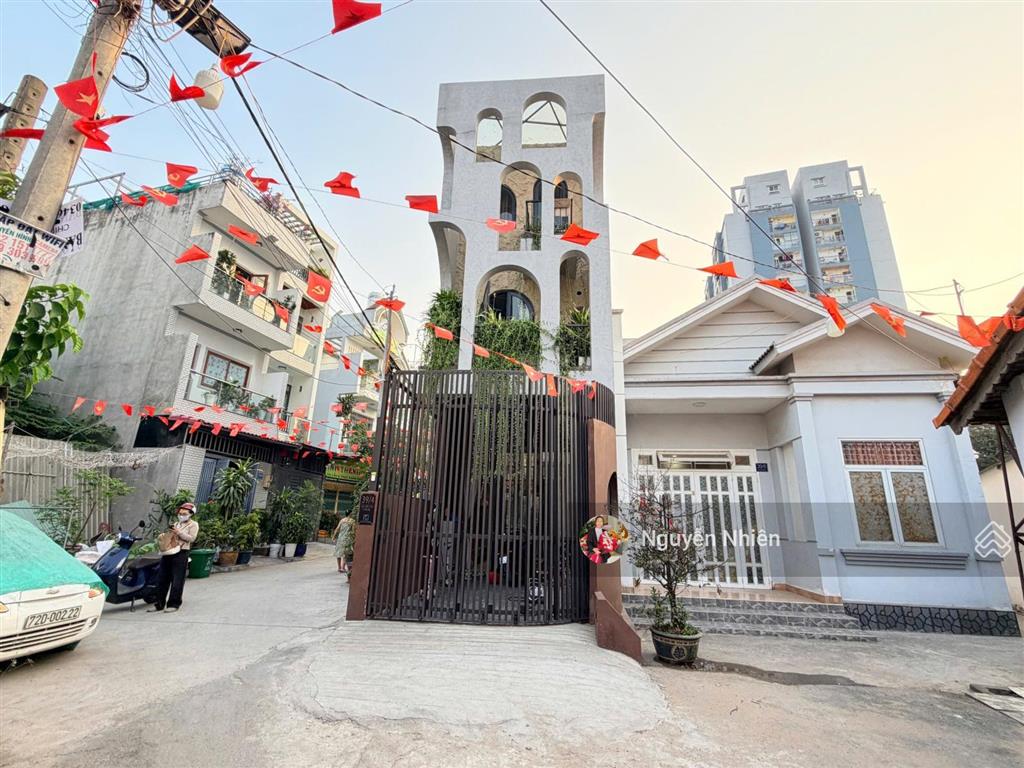 Ngay ga metro thủ đức  hẻm thông xe hơi khu phân lô cao tầng đường lê văn chí