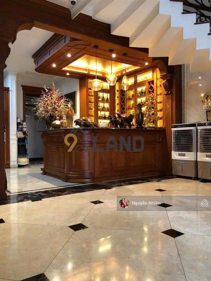 Biệt thự hầm + 4 tầng + thang máy 304.6m2 (khuôn viên 500m²)  ngang 12.5m đường 12, trường thọ