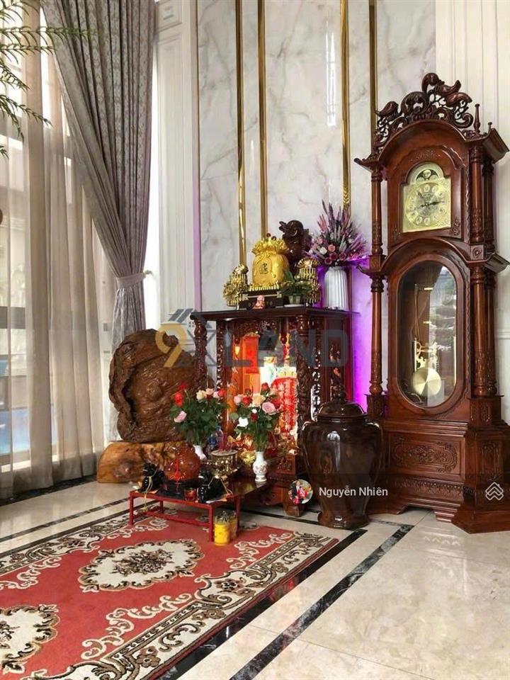 Biệt thự hầm + 4 tầng + thang máy 304.6m2 (khuôn viên 500m²)  ngang 12.5m đường 12, trường thọ