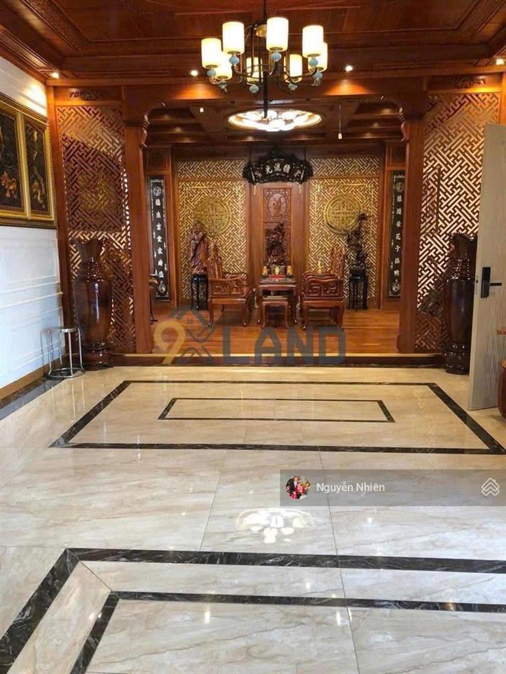 Biệt thự hầm + 4 tầng + thang máy 304.6m2 (khuôn viên 500m²)  ngang 12.5m đường 12, trường thọ