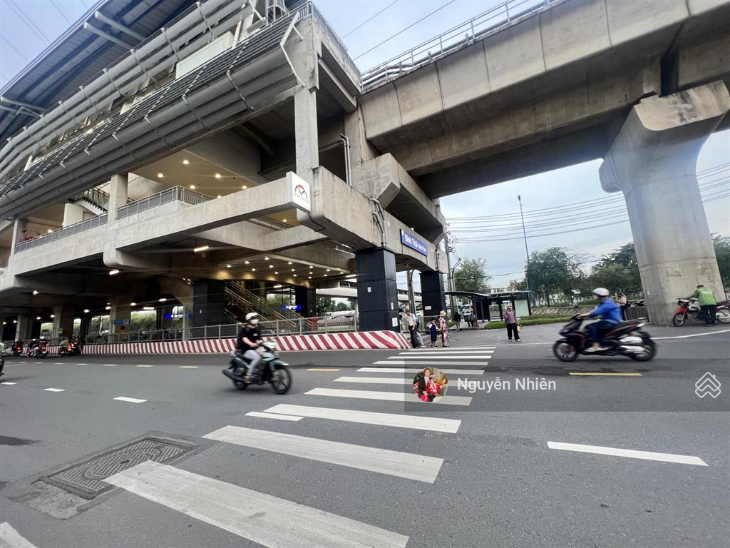 Mặt tiền ngay trạm metro giá hẻm! 380m2 (7.2x53) đường linh trung, thủ đức