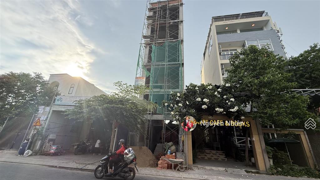 Mặt tiền kinh doanh (8.4x26.5m) gần metro, ngay ngã 4 tô vĩnh diện  hoàng diệu 2. cpxd hầm 7 tầng