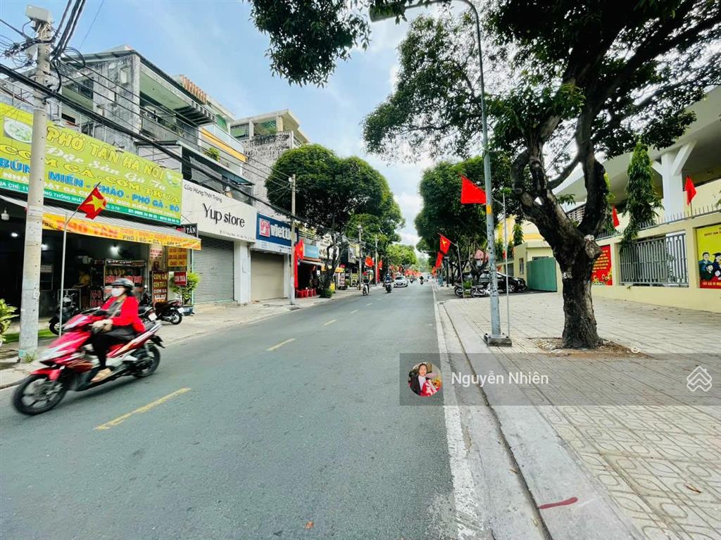 Mặt tiền khủng (22mx14). góc 3 mặt tiền thống nhất  hàn thuyên, cạnh metro bình thọ. dt 303.5m2