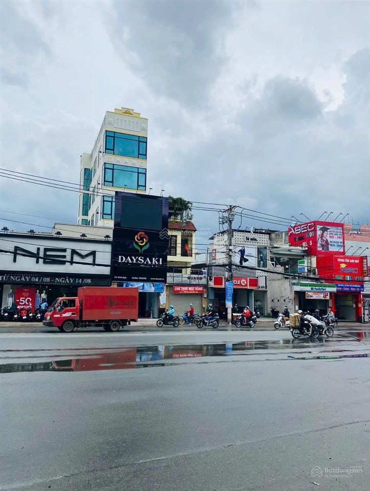 Mặt tiền khủng (22mx14). góc 3 mặt tiền thống nhất  hàn thuyên, cạnh metro bình thọ. dt 303.5m2