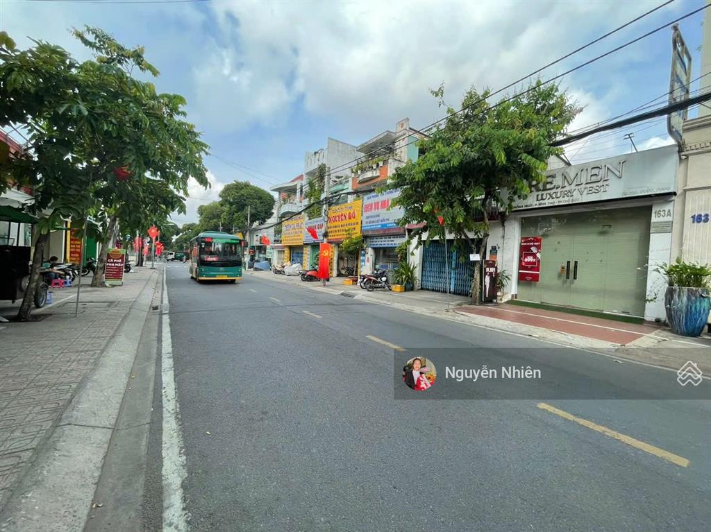 Mặt tiền khủng (22mx14). góc 3 mặt tiền thống nhất  hàn thuyên, cạnh metro bình thọ. dt 303.5m2