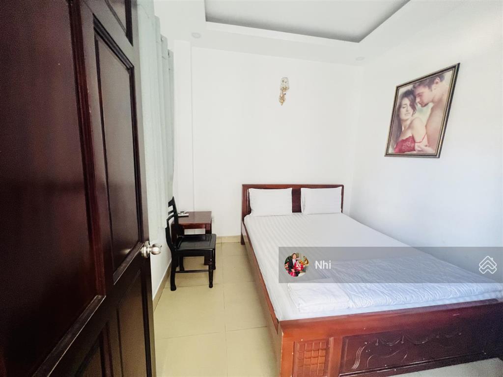 Bán khách sạn mt đường ngay hoàng diệu 2  thu nhập 10%/năm  7x18m  hầm 5 tầng, thang máy