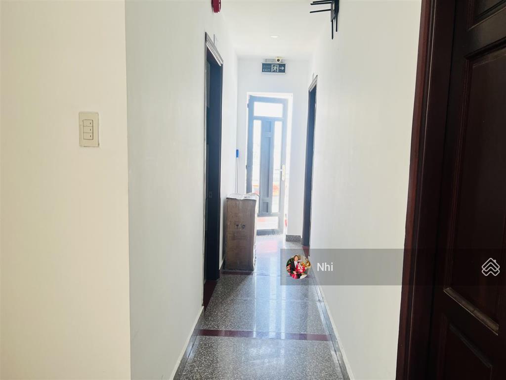 Bán khách sạn mt đường ngay hoàng diệu 2  thu nhập 10%/năm  7x18m  hầm 5 tầng, thang máy