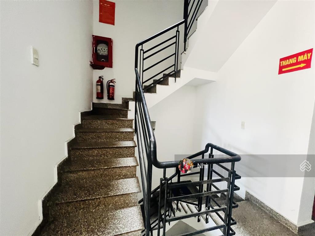 Bán khách sạn mt đường ngay hoàng diệu 2  thu nhập 10%/năm  7x18m  hầm 5 tầng, thang máy
