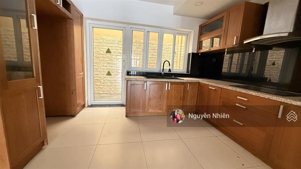 Giá tốt khu vực  nhà 4 tầng (4x20m) đối diện công viên  khu đồng bộ, cao cấp quận 2