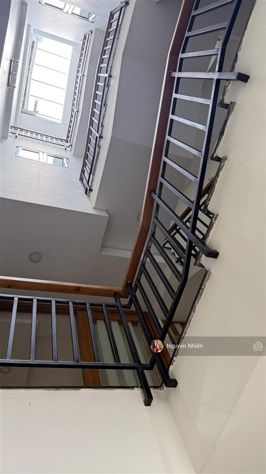 Giá tốt khu vực  nhà 4 tầng (4x20m) đối diện công viên  khu đồng bộ, cao cấp quận 2