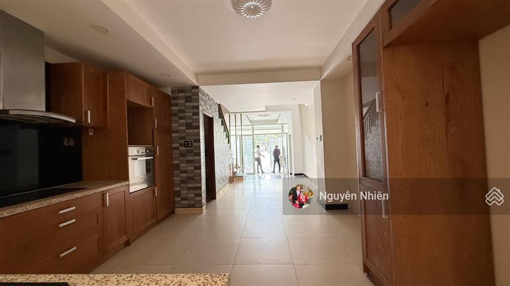 Giá tốt khu vực  nhà 4 tầng (4x20m) đối diện công viên  khu đồng bộ, cao cấp quận 2