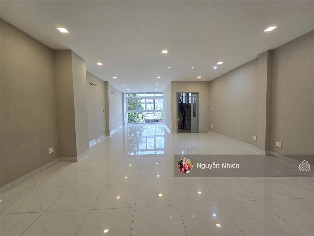 Sát metro vincom, masteri thảo điền, mt ngang 6m khu phố ẩm thực người hàn. hđt 75tr