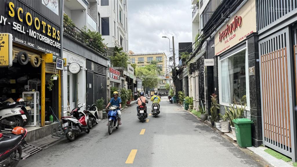 Giá tốt đầu tư  nhà mặt tiền ngang 6m (150m2) thảo điền, 3 tầng, xây mới hầm + 6 tầng