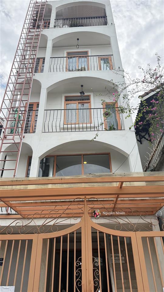 Giá tốt  đẹp  dòng tiền khủng! mặt tiền đường trần văn sắc, phường thảo điền. nhà 4 tầng, mới đẹp