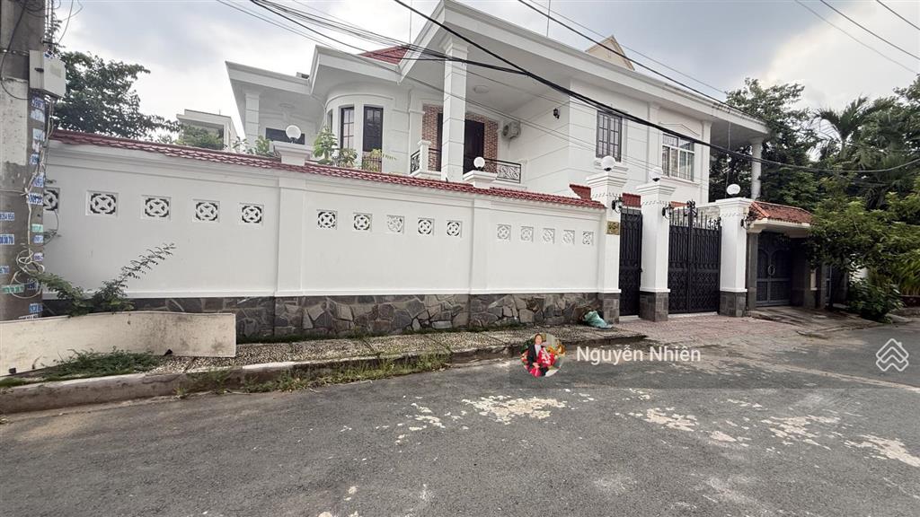 Giảm 10 tỷ  villa góc 2mt 240m2 (15x17) khu compound trần não, quận 2 ngay kđt thủ thiêm