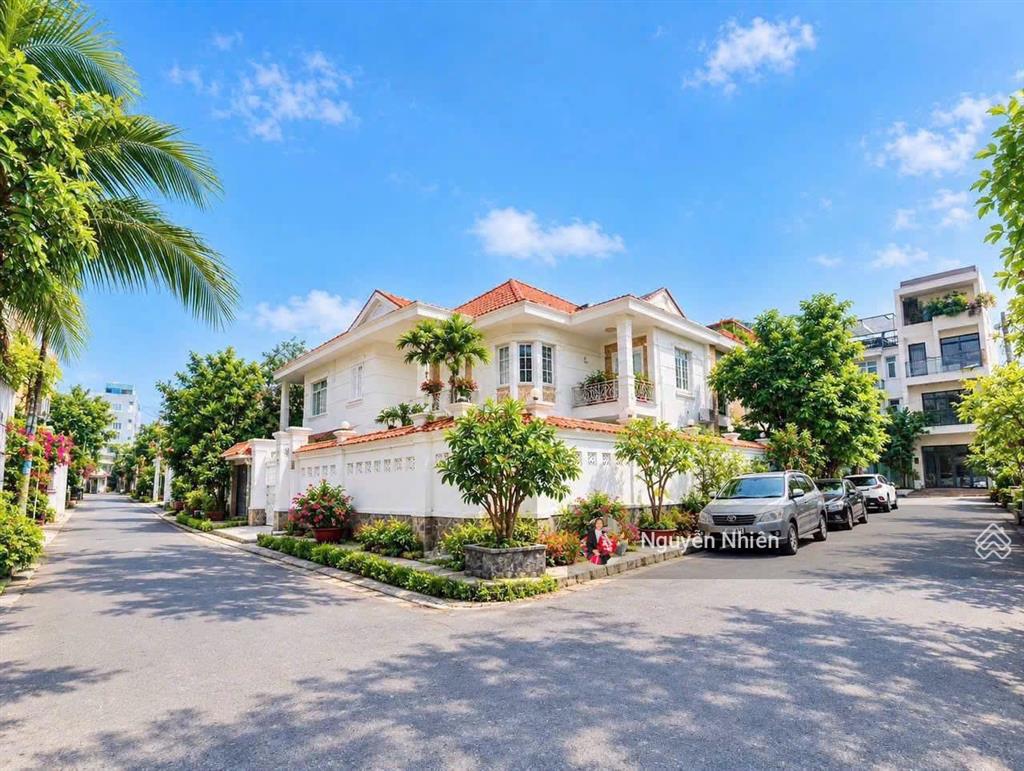 Giảm 10 tỷ  villa góc 2mt 240m2 (15x17) khu compound trần não, quận 2 ngay kđt thủ thiêm