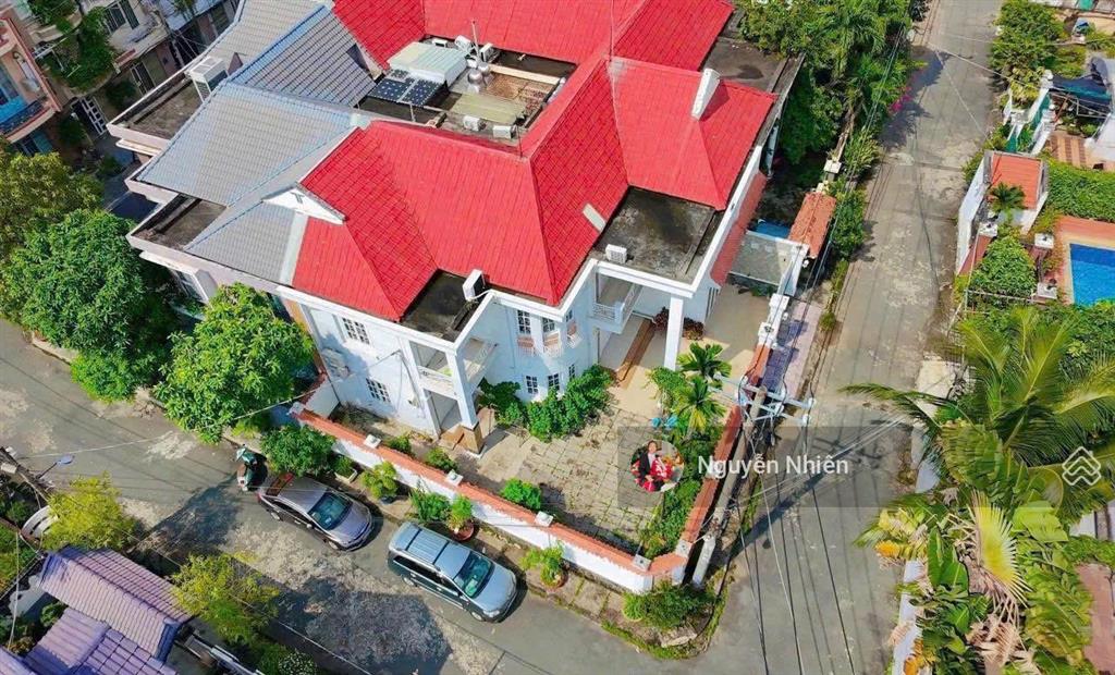 Giảm 10 tỷ  villa góc 2mt 240m2 (15x17) khu compound trần não, quận 2 ngay kđt thủ thiêm