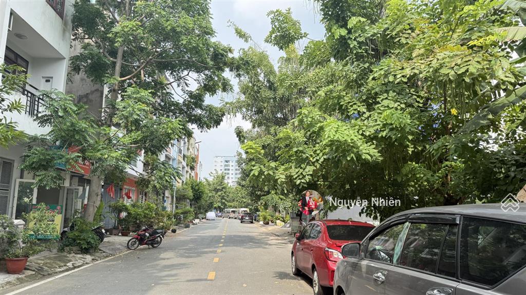 Ngộp, giảm 12 tỷ, hơn 40 tỷ  villa 10x20 hầm 3 tầng khu vip đáng sống q2. hđt 55 triệu