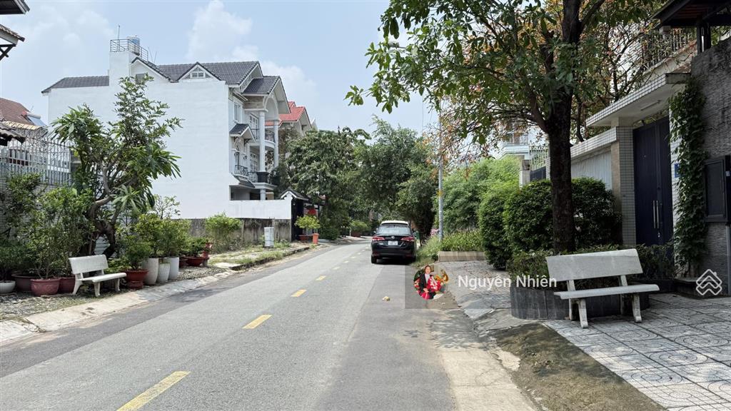 Ngộp, giảm 12 tỷ, hơn 40 tỷ  villa 10x20 hầm 3 tầng khu vip đáng sống q2. hđt 55 triệu