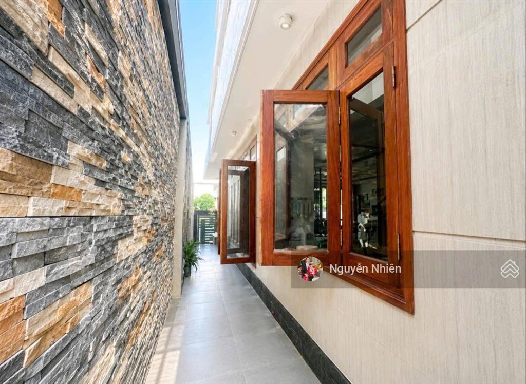 Ngộp, giảm 12 tỷ, hơn 40 tỷ  villa 10x20 hầm 3 tầng khu vip đáng sống q2. hđt 55 triệu