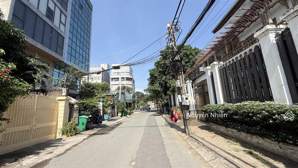 Hàng ngon thảo điền,q2 |200 triệu/m2  268m2 (10*26.8) |xây hầm + 7 tầng | 50m ra nguyễn văn hưởng