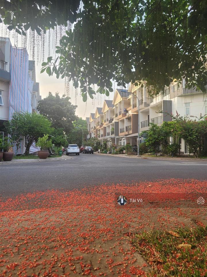 Bán gấp nhà phố park riverside giá rẻ hơn thô 9.x tỷ