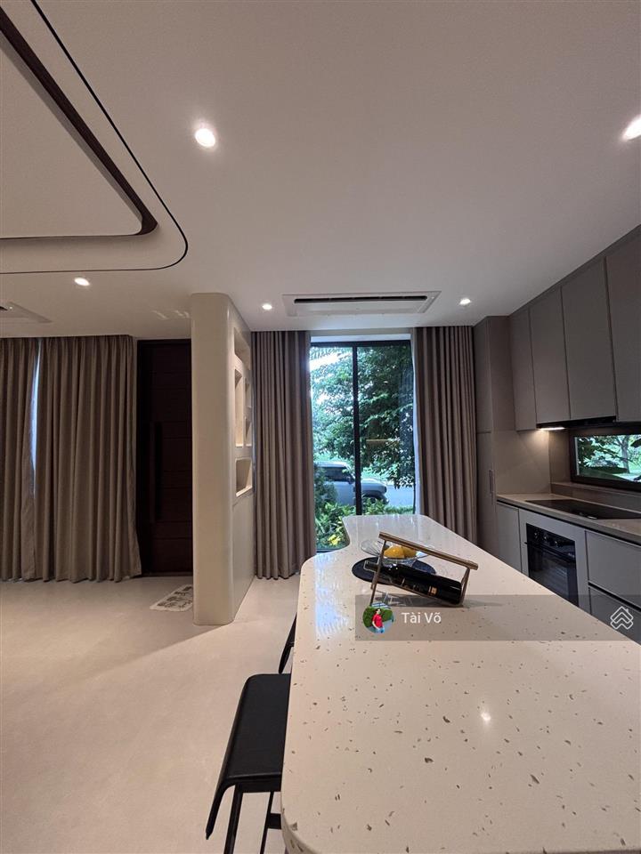 Biệt thự góc view công viên nội thất mới làm 100%