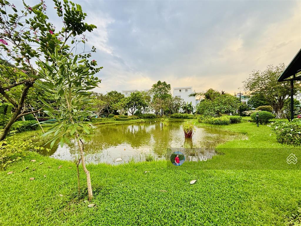 Biệt thự góc view công viên nội thất mới làm 100%