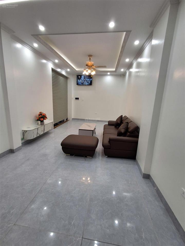 Tôi chính chủ,bán nhà 6 tầng,có thang máy.ngõ 181,trần phú,văn quán,hà đông.