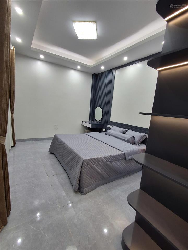 Tôi chính chủ,bán nhà 6 tầng,có thang máy.ngõ 181,trần phú,văn quán,hà đông.