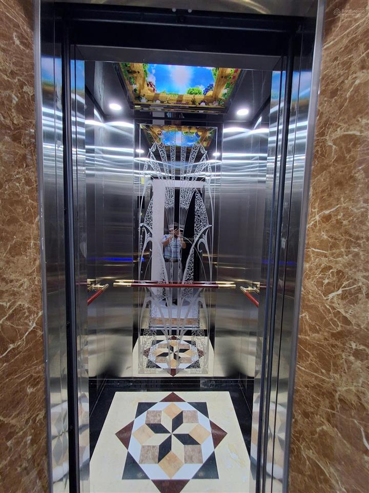 Tôi chính chủ,bán nhà 6 tầng,có thang máy.ngõ 181,trần phú,văn quán,hà đông.