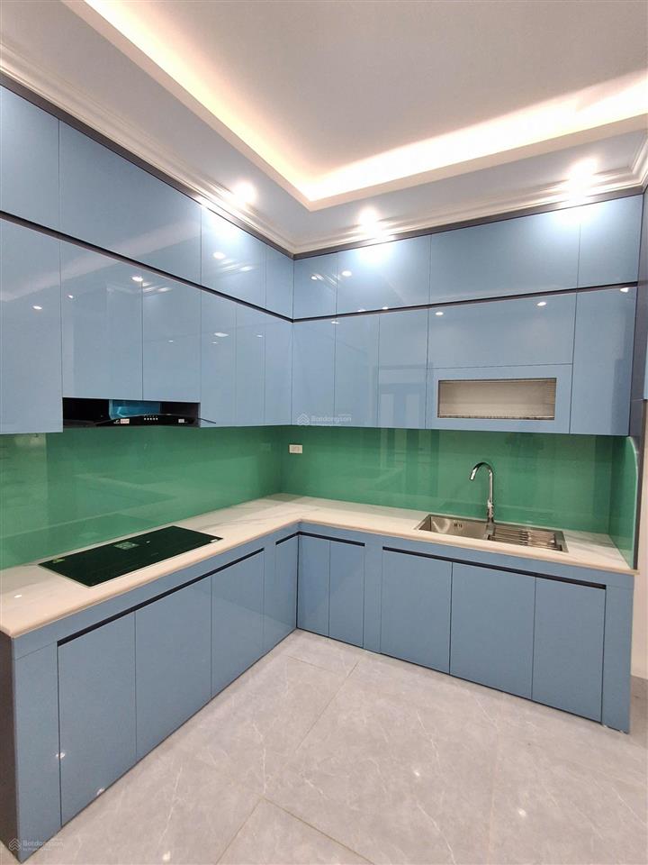 Tôi chính chủ,bán nhà 6 tầng,có thang máy.đầu ngõ 181,trần phú,hà đông.  0936 341 ***